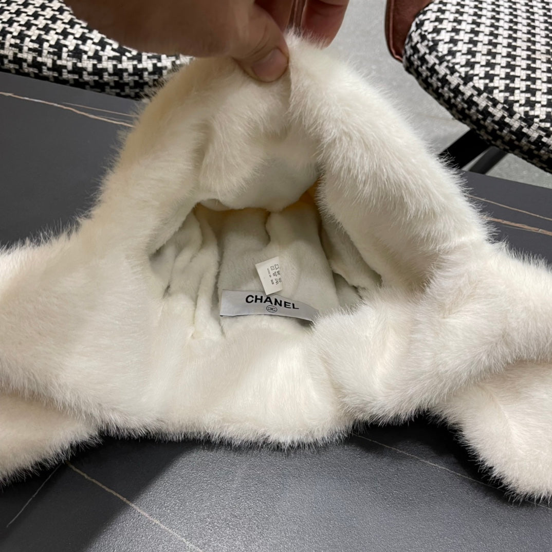 BONNET D'HIVER EN PELUCHE COLORÉ 431201