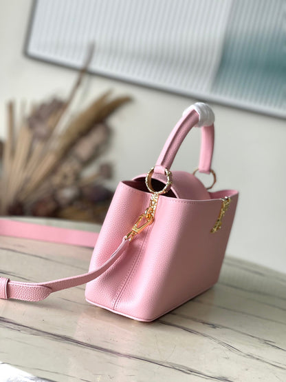 CAPUCINES EAST-WEST 33 EN CUIR DE VEAU ROSE BLUSH, ACIER DORÉ