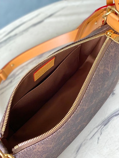 POCHETTE ACCESSOIRE XL 28 EN TOILE POUDRE MONOGRAMME MARRON