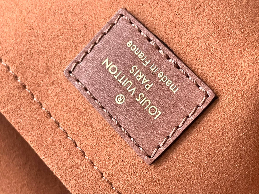 LOCKY BB 20 EN TOILE MONOGRAMME MARRON ET CUIR DE VEAU LISSE BOUCLE OR