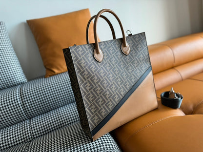 SAC FENDI 38 FF MONOGRAMME FF CUIR DE VEAU MARRON CAMEL AVEC BANDOULIÈRE