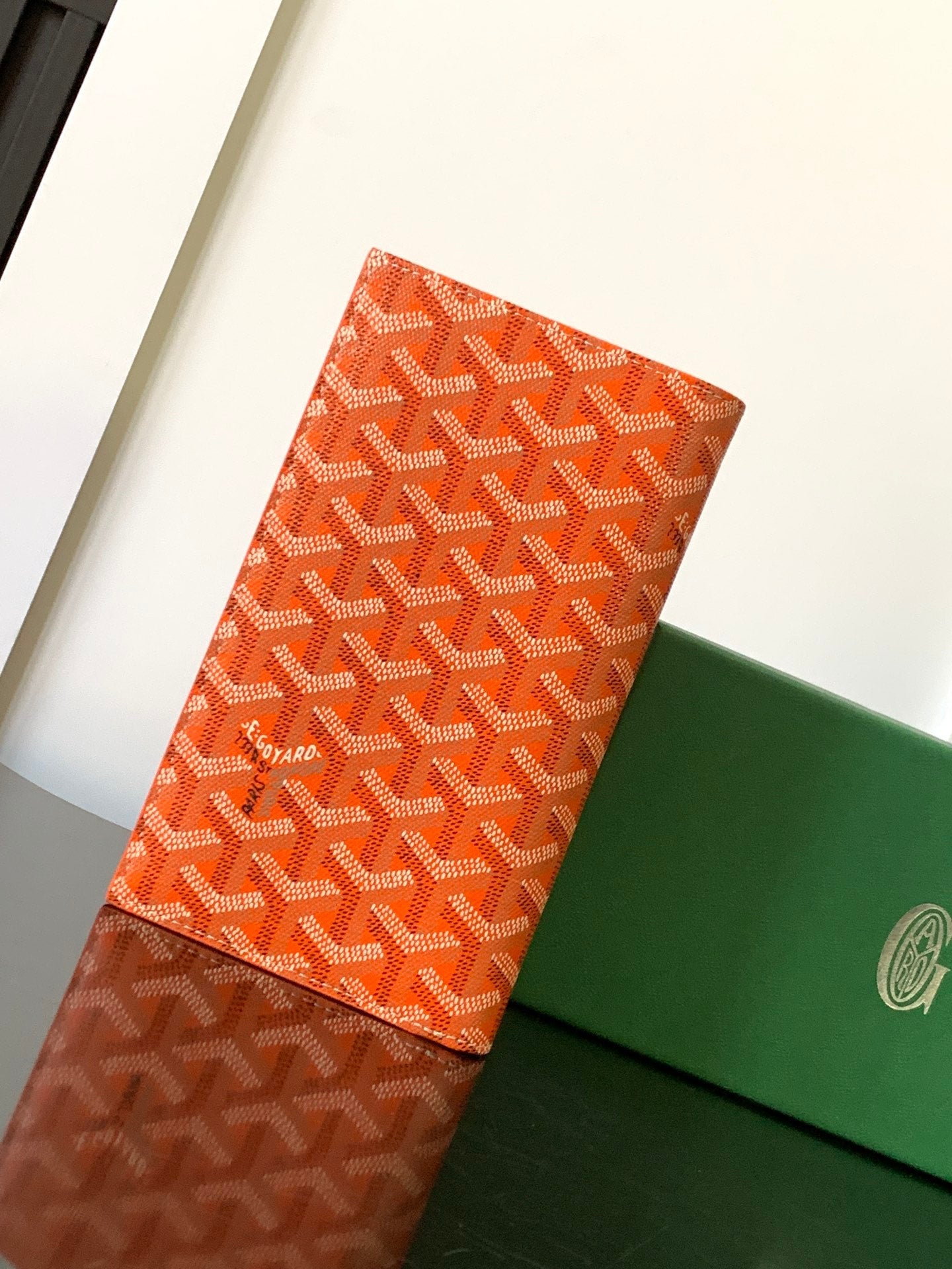 PORTEFEUILLE CHÉQUIER RICHELIEU 19 EN TOILE GOYARDINE ROUGE ORANGE ET CUIR DE VEAU
