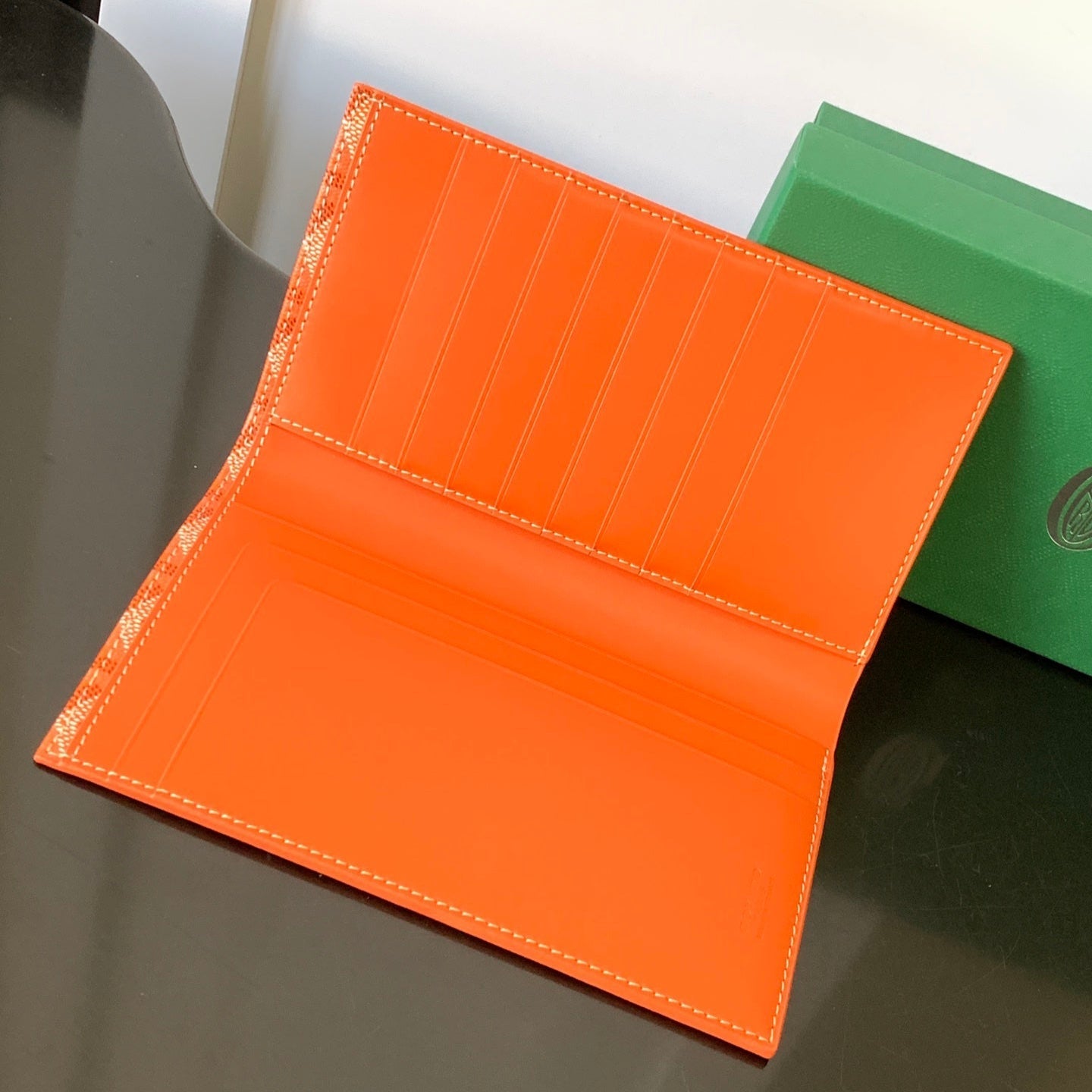 PORTEFEUILLE CHÉQUIER RICHELIEU 19 EN TOILE GOYARDINE ROUGE ORANGE ET CUIR DE VEAU
