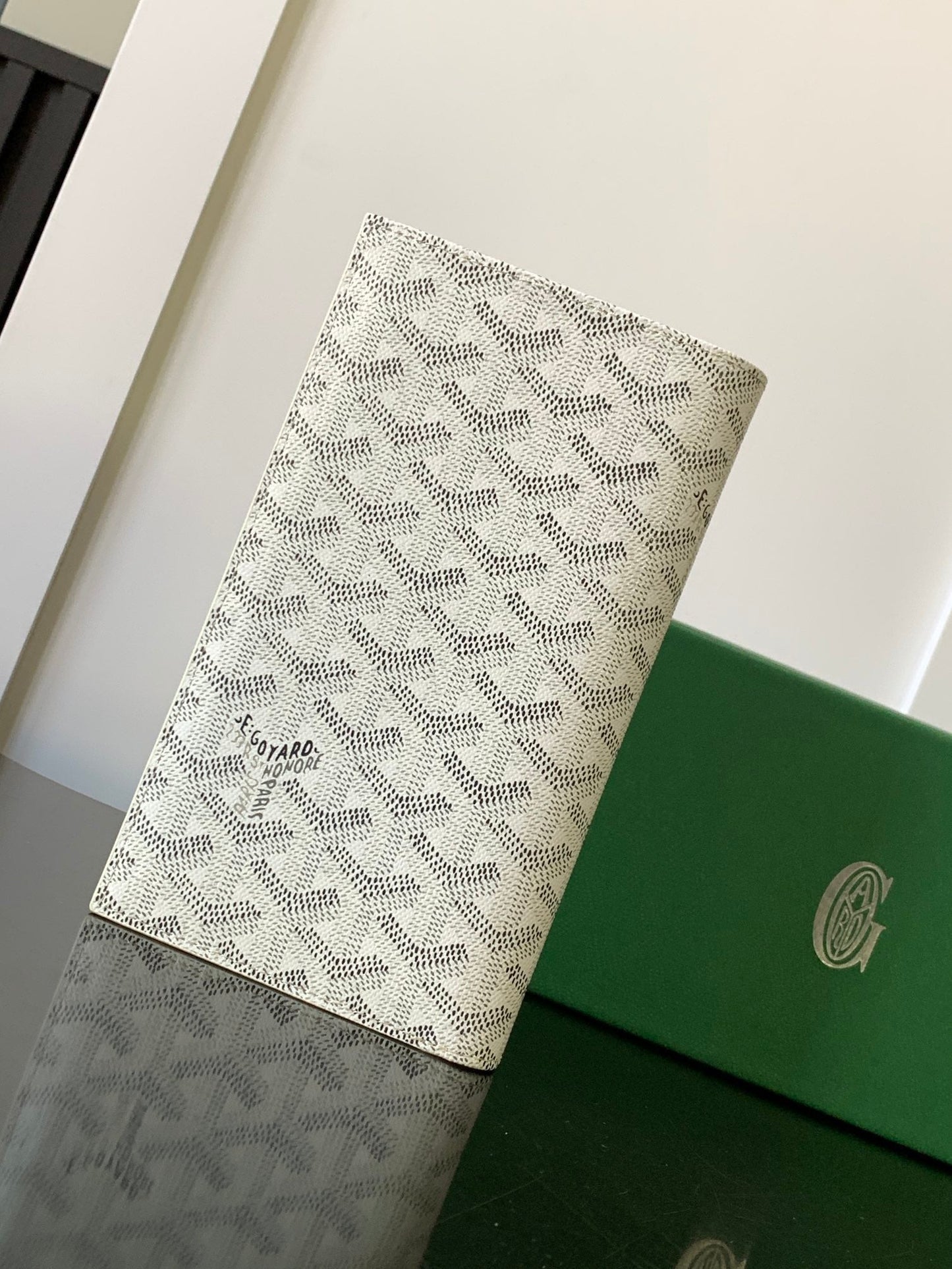 RICHELIEU CHECKBOOK WALLET 19 IN WHITE GOYARDINE CANVAS AND CALFSKIN