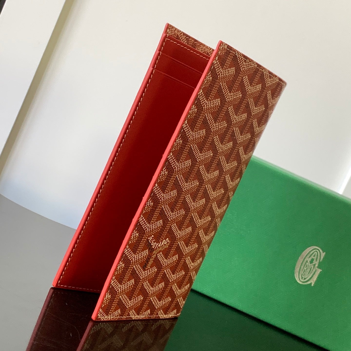 PORTEFEUILLE CHÉQUIER RICHELIEU 19 EN TOILE GOYARDINE ROUGE PERSAN ET CUIR DE VEAU
