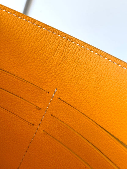 Pochette portefeuille Chypre 21 en toile goyardine jaune et cuir de veau