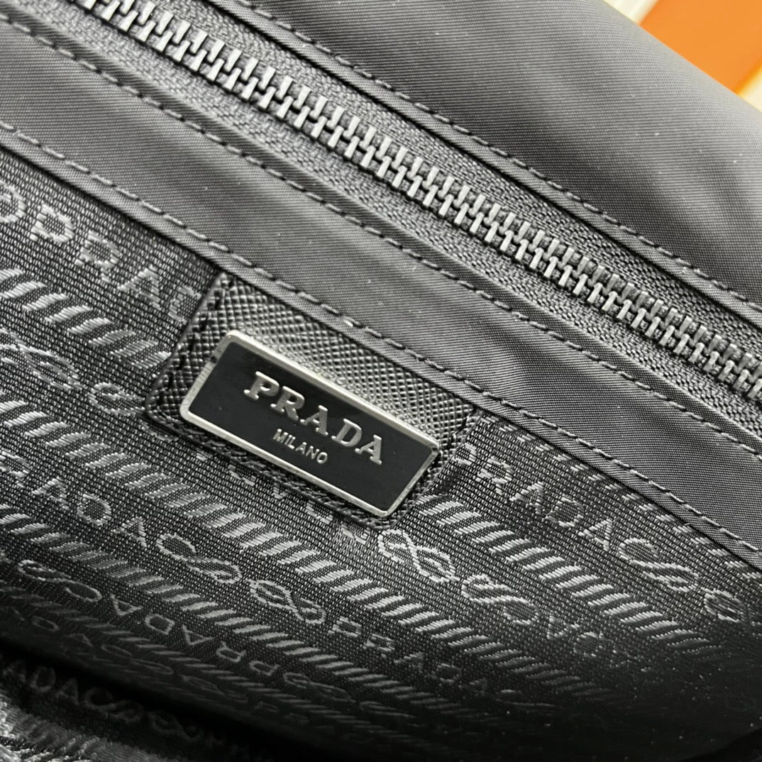 PRA 26 ショルダーバッグ（ブラック REナイロン＆サフィアーノレザー）