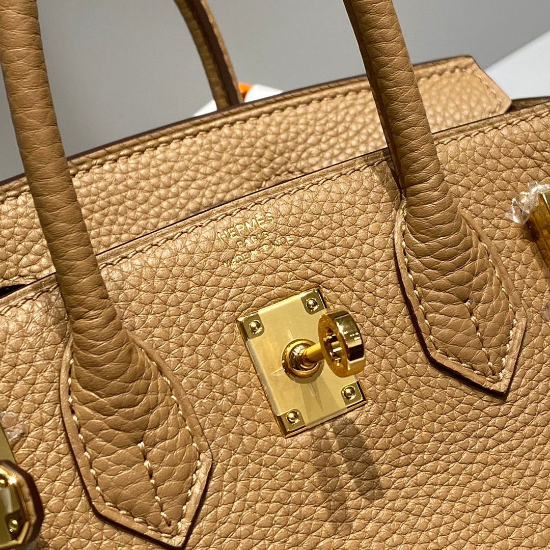 HM Birkin 20 cm en cuir Chai Togo avec finitions dorées