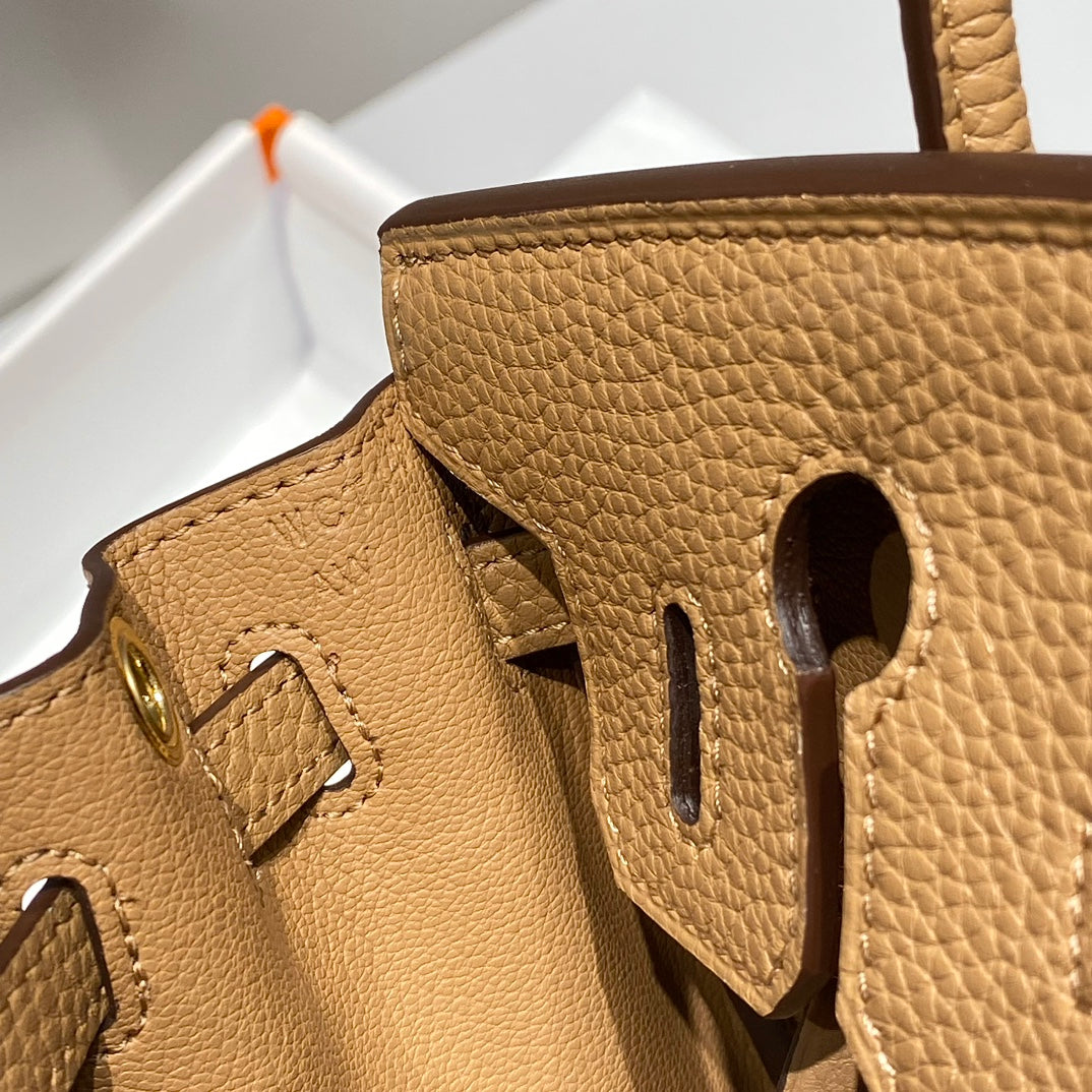 HM Birkin 20 cm en cuir Chai Togo avec finitions dorées