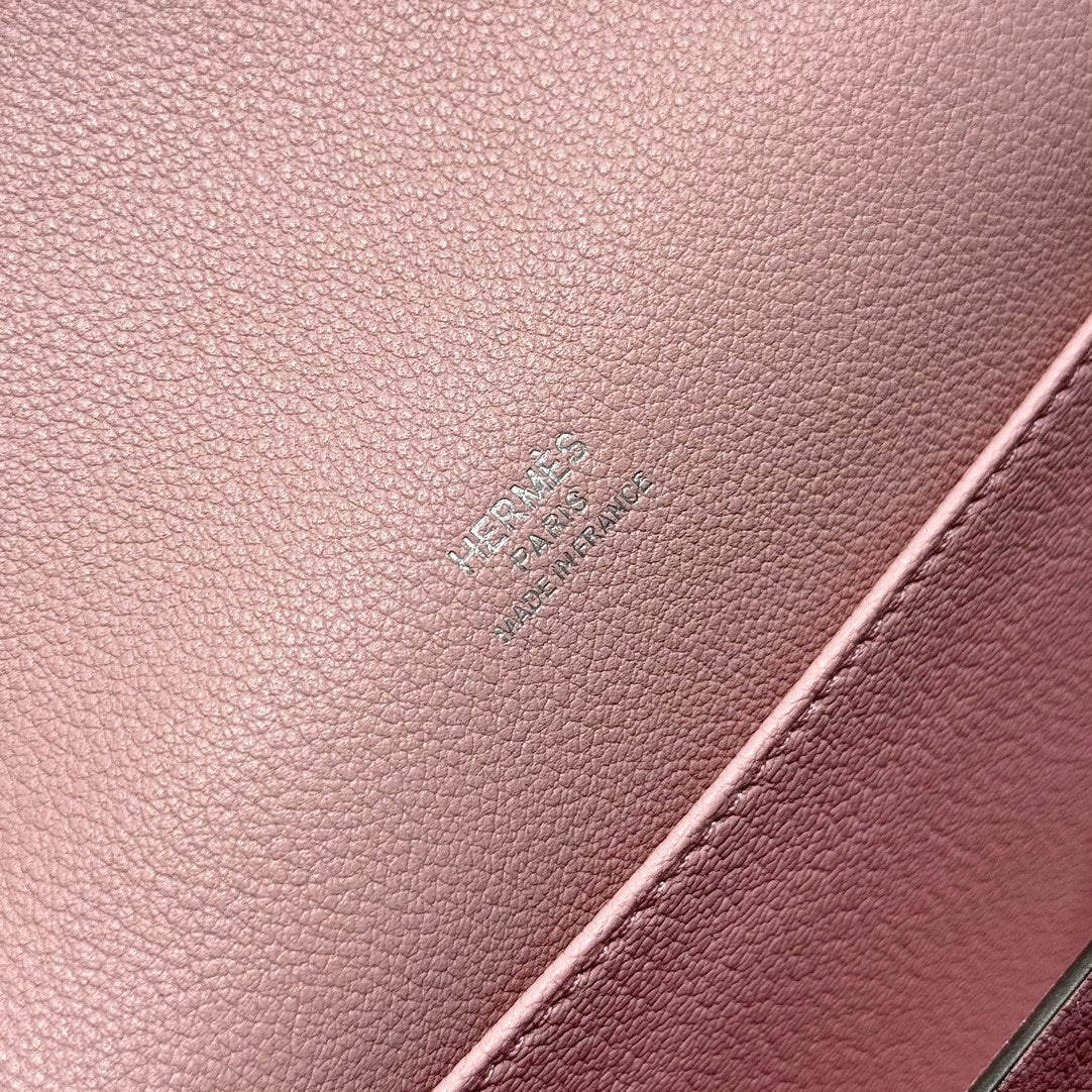 Sac HM Roulis 18 en cuir de veau rose pastel EVERCOLOR 237570