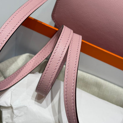 Sac HM Roulis 18 en cuir de veau rose pastel EVERCOLOR 237570
