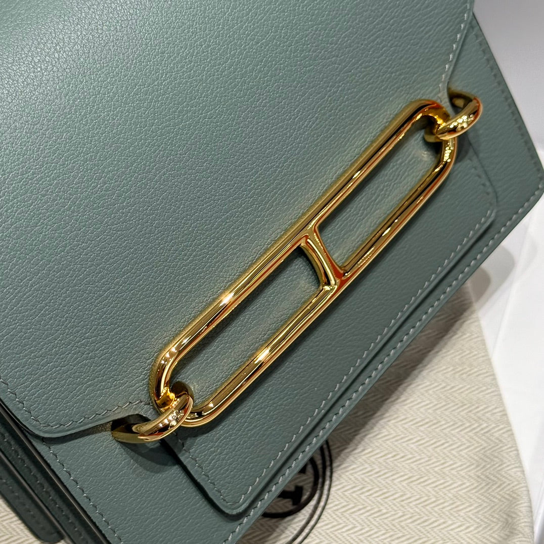 HM SAC ROULIS 18 アーモンドグリーン エバーカラー カーフスキン 237566