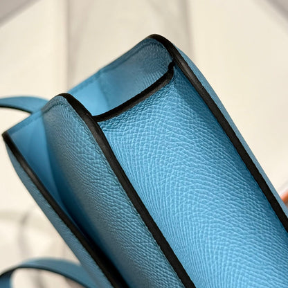 Sac HM Constance Elan 24 cm en cuir Epsom bleu nuage et accessoires dorés