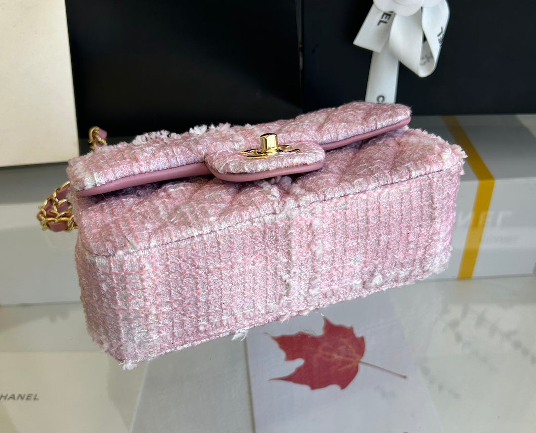 MINI SAC À RABAT 20 EN TWEED ROSE CLAIR QUINCAILLERIE DORÉ 
