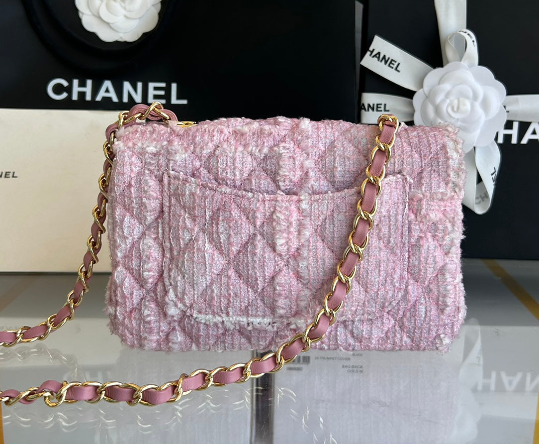 MINI SAC À RABAT 20 EN TWEED ROSE CLAIR QUINCAILLERIE DORÉ 