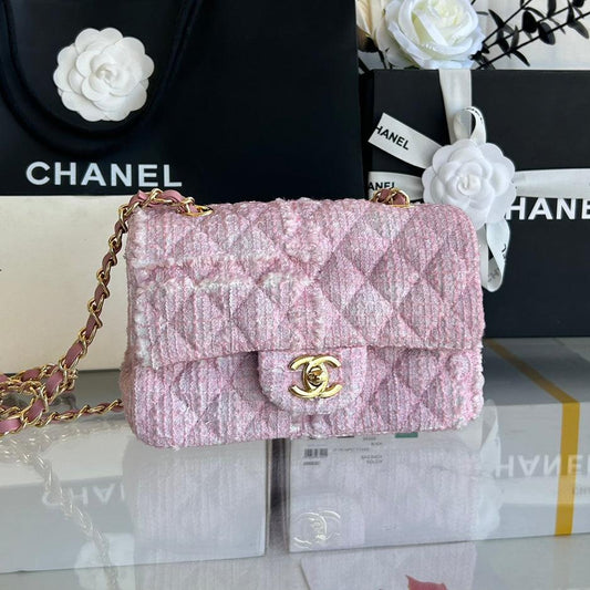 MINI SAC À RABAT 20 EN TWEED ROSE CLAIR QUINCAILLERIE DORÉ 