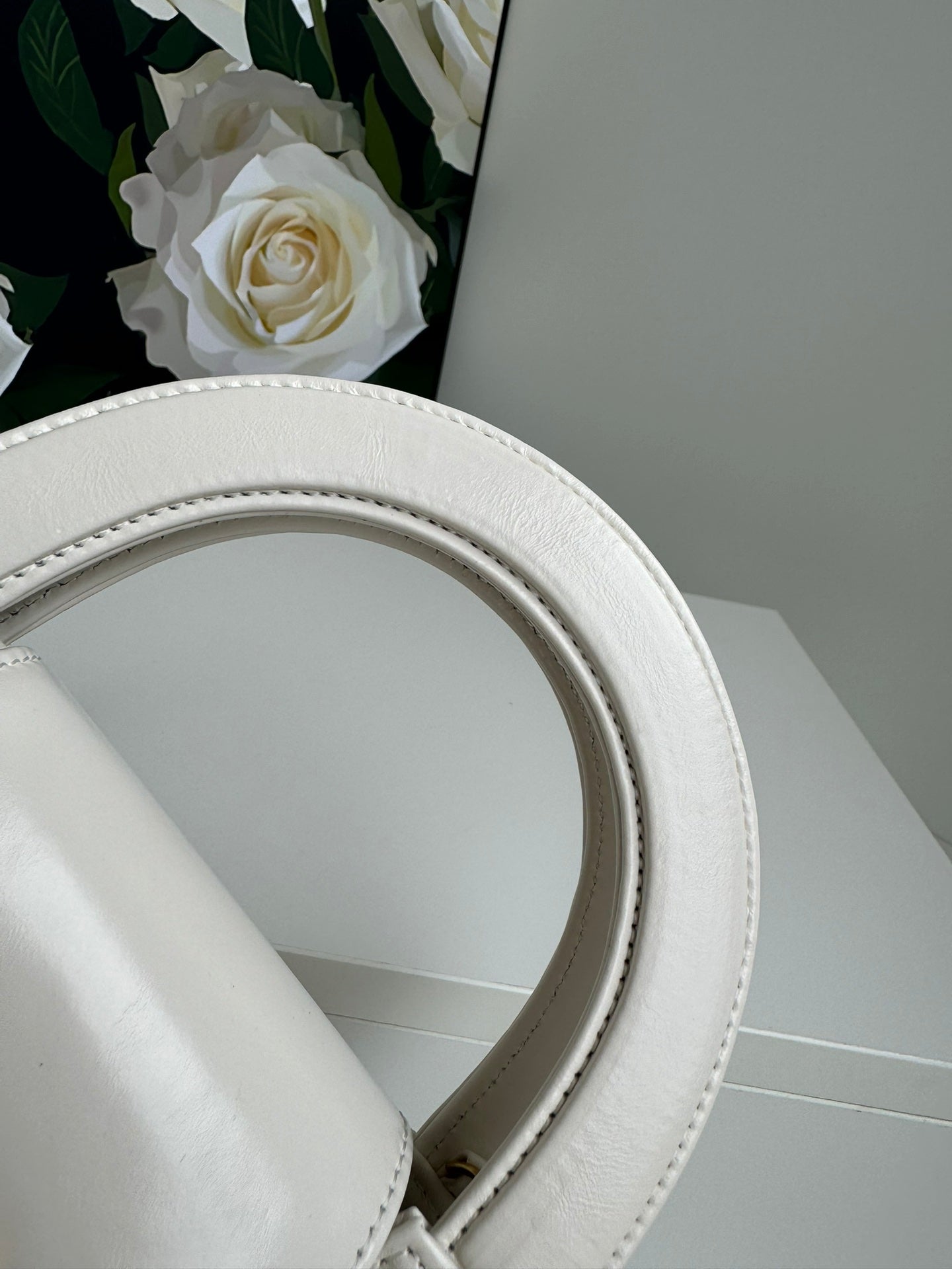 Sac shopping Kelly CC 24A Nano 19 cm en cuir d'agneau blanc pastel
