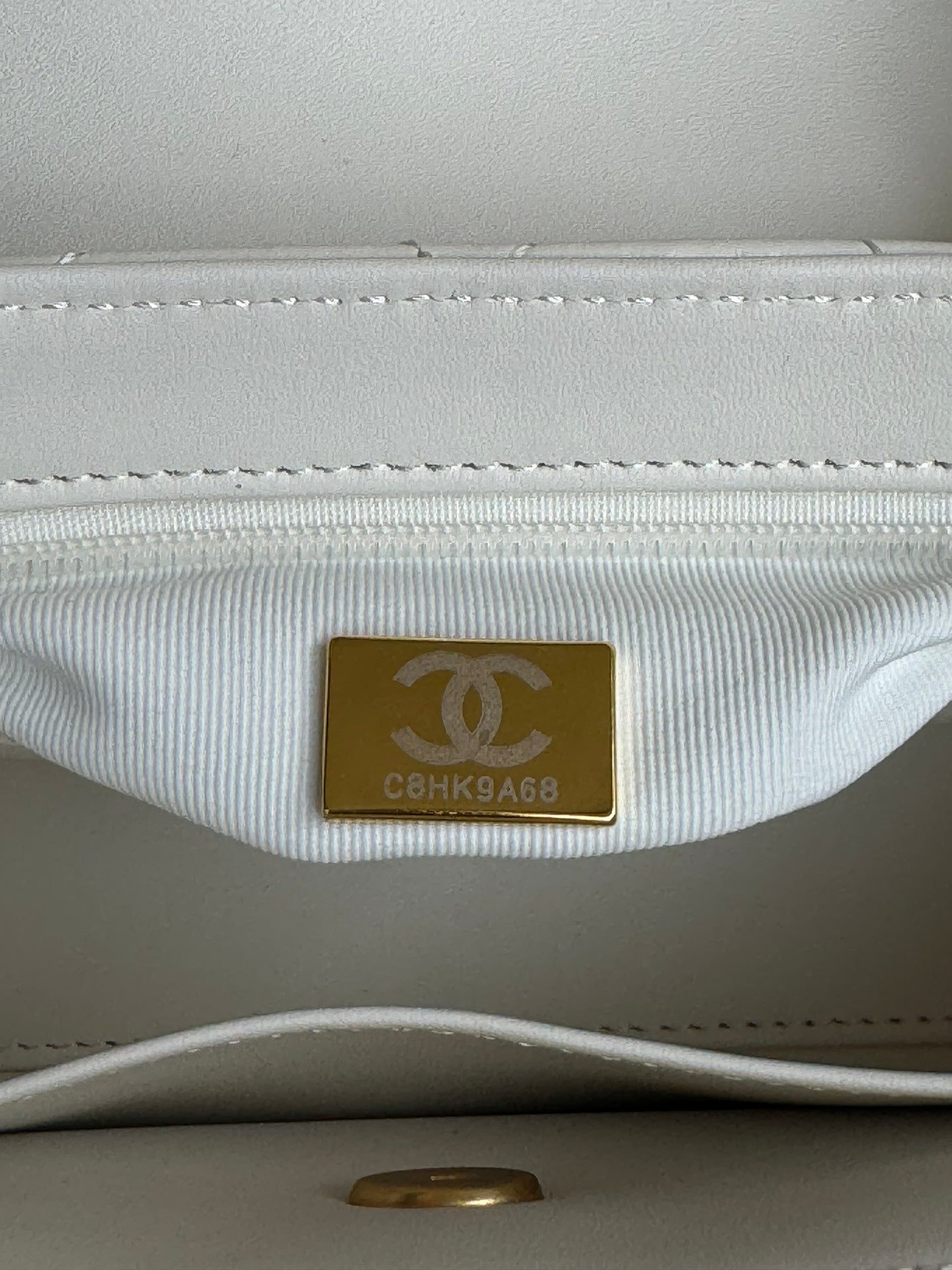 Sac shopping Kelly CC 24A Nano 19 cm en cuir d'agneau blanc pastel