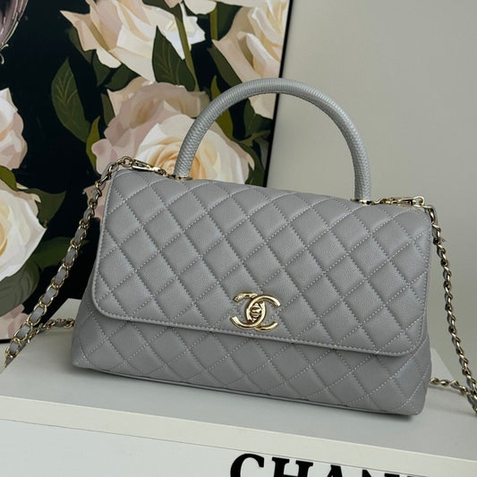 Poignée coco moyenne 29 cm cuir caviar matelassé gris ferrures dorées