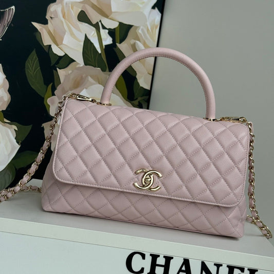 Poignée coco moyenne 29 cm rose pastel cuir caviar matelassé quincaillerie dorée