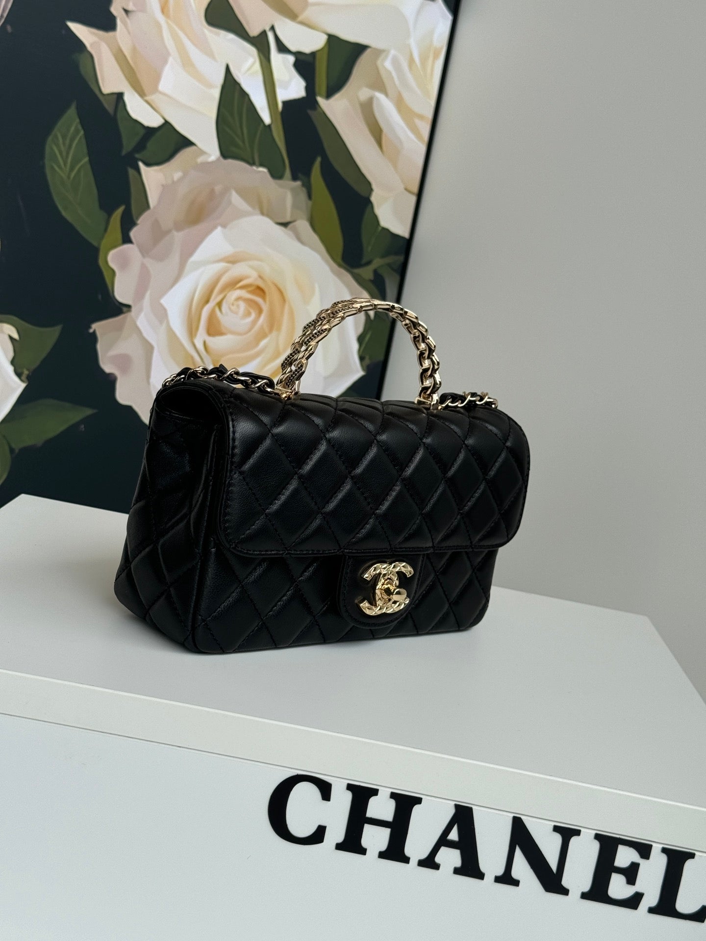 24c ミニフラップバッグ 20cm トップハンドル付き ブラックラムスキン