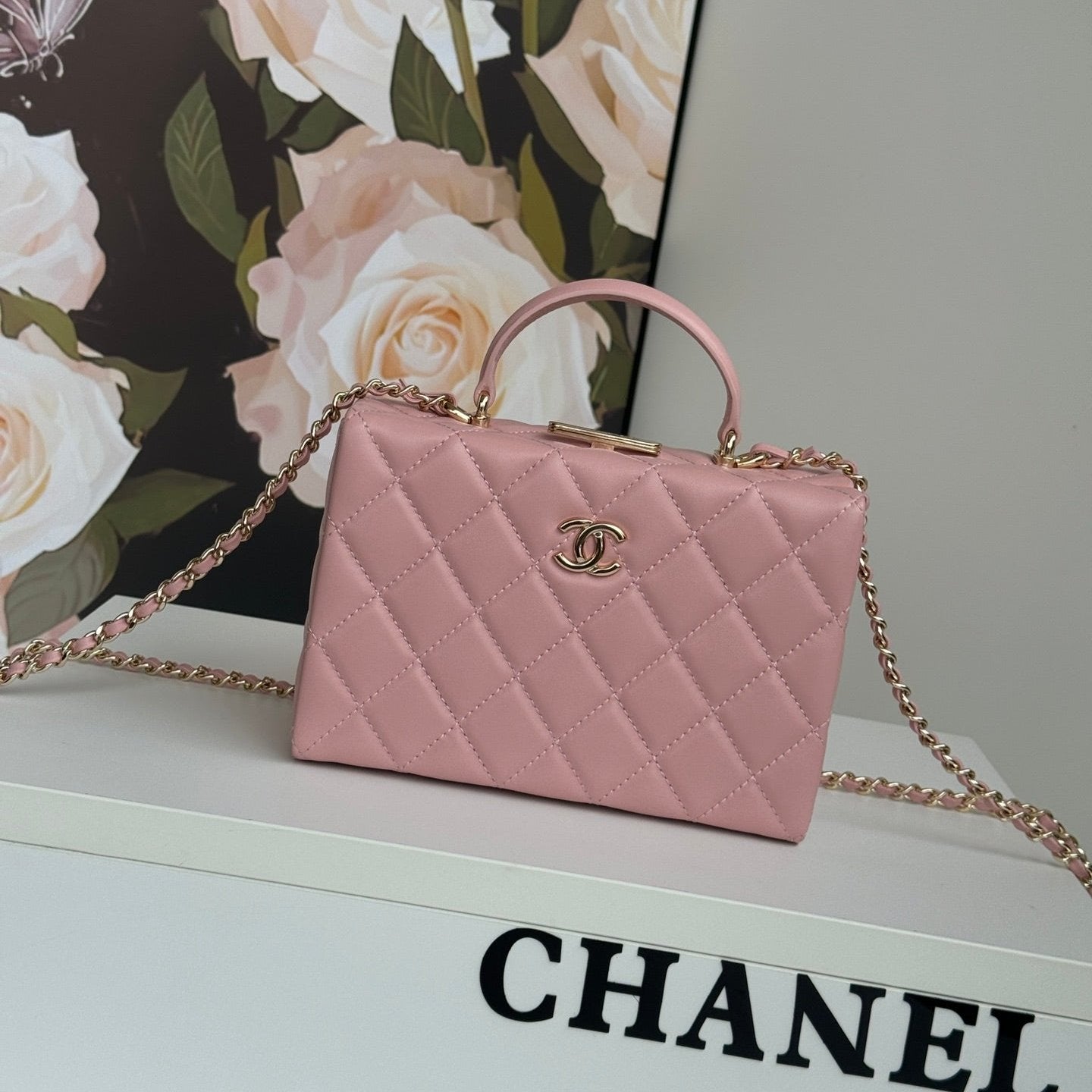 PETIT SAC BOÎTE 18 PO BALLERINE EN CUIR D'AGNEAU ROSE QUINCAILLERIE DORÉ