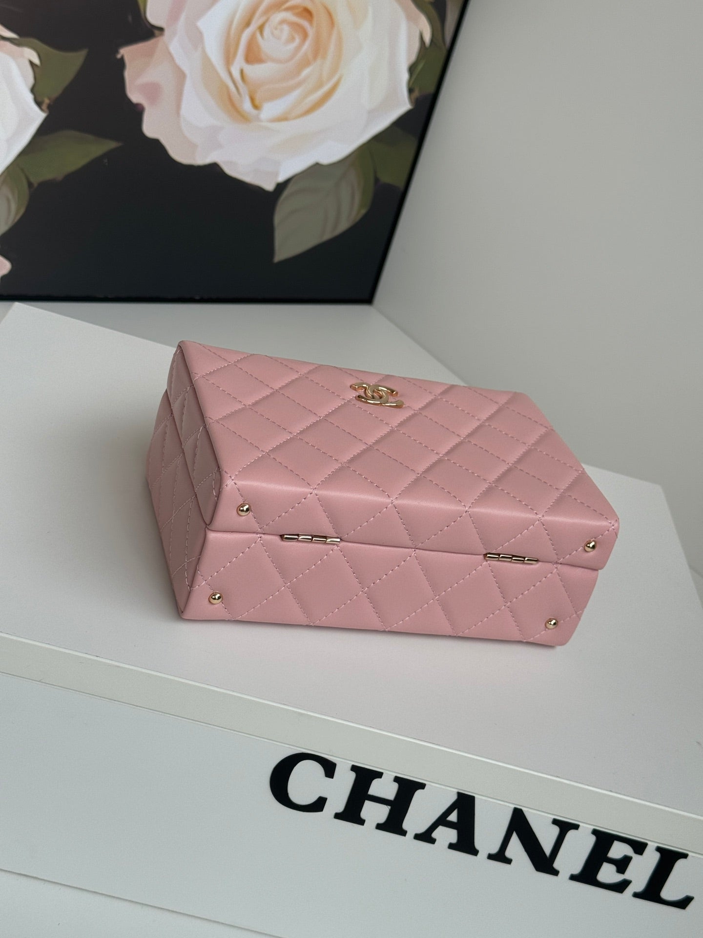 PETIT SAC BOÎTE 18 PO BALLERINE EN CUIR D'AGNEAU ROSE QUINCAILLERIE DORÉ