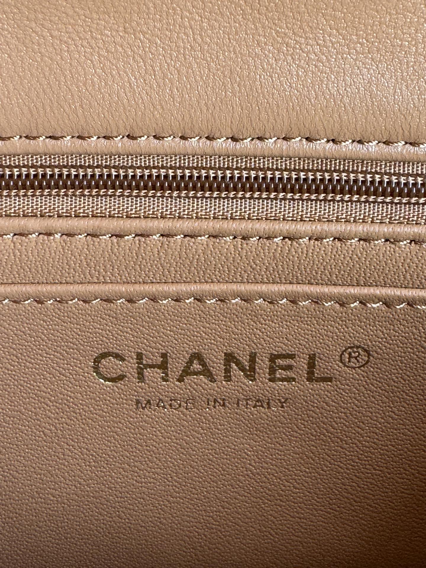 SAC À RABAT 20 EN CUIR D'AGNEAU MARRON BRONZE AVEC POIGNÉE 