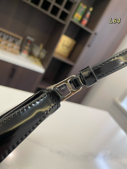 SAC À BANDOULIÈRE PRA 30 CLEO EN CUIR BROSSÉ NOIR