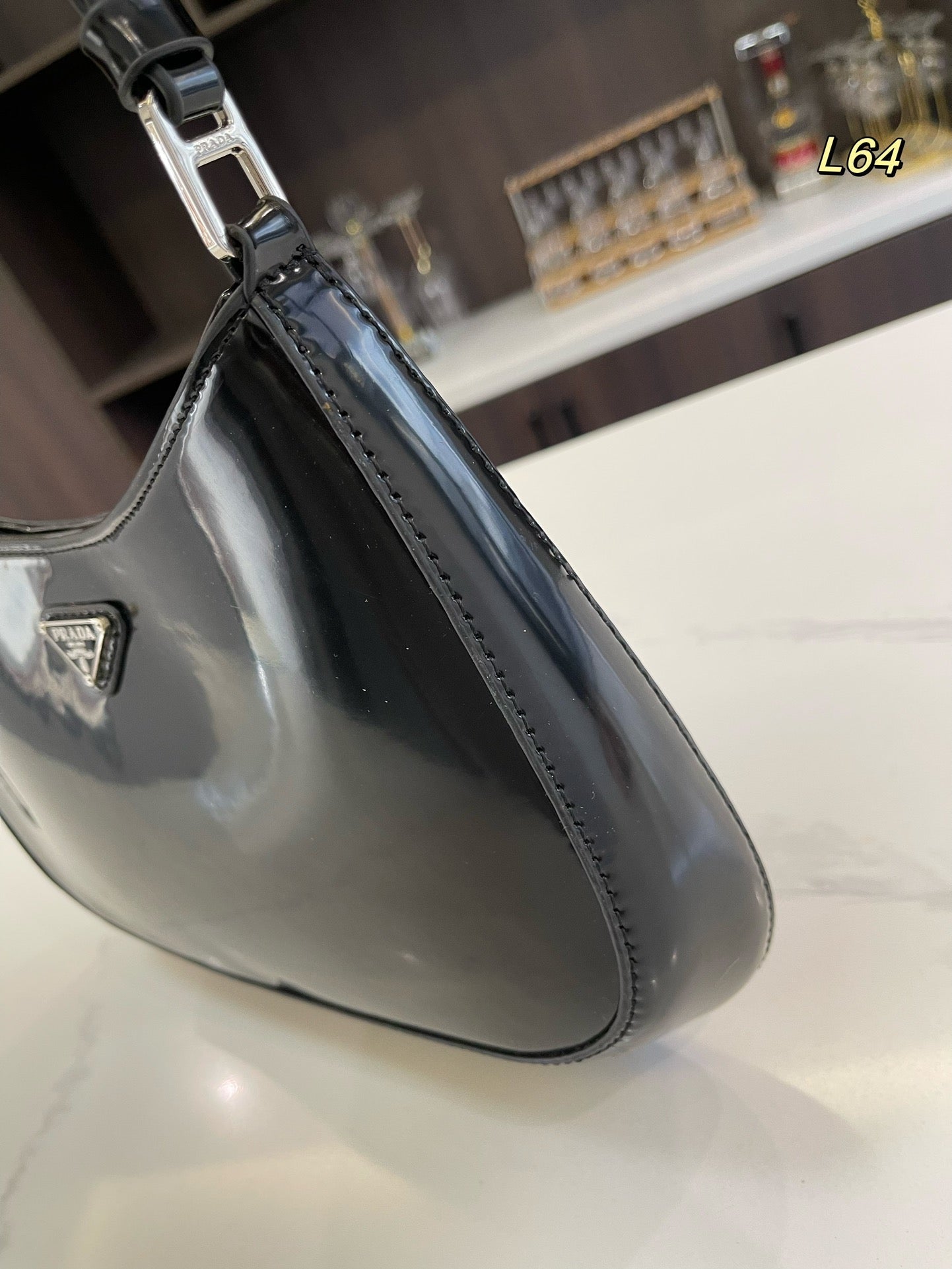 SAC À BANDOULIÈRE PRA 30 CLEO EN CUIR BROSSÉ NOIR