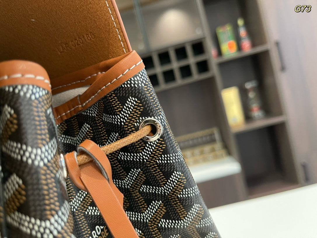 SAC À DOS ALPIN 37 EN CUIR D'AGNEAU MARRON ET TOILE GOYARDINE
