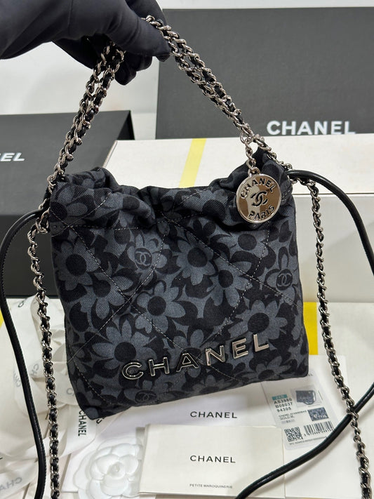 Sac CC 22 Mini Gris Noir Motif Camélia Denim Argent Quincaillerie 243630