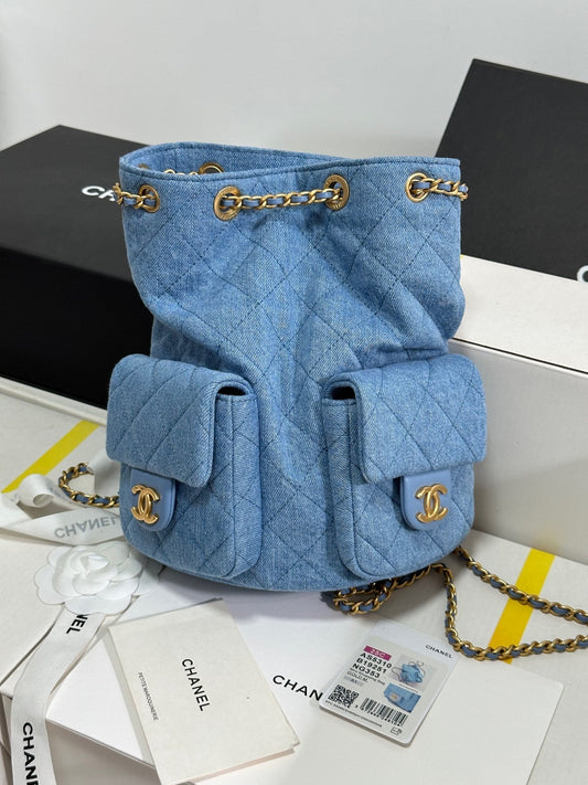 Sac à dos CC 25C 24,3 cm Denim bleu délavé, accessoires dorés 243645