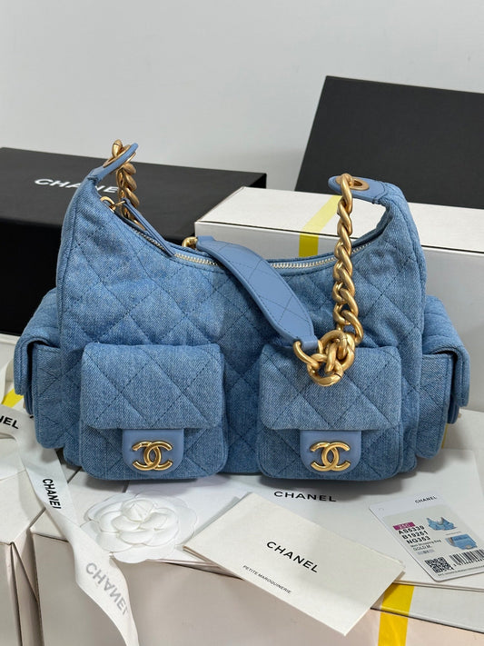 Sac Hobo CC 25C 31 cm Bleu ciel Denim Quincaillerie dorée 243565