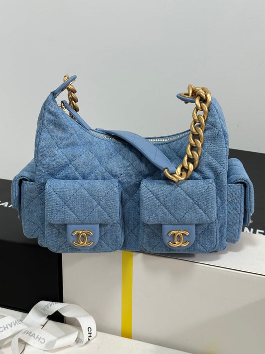 Sac Hobo CC 25C 35 cm Bleu ciel Denim Quincaillerie dorée 243567