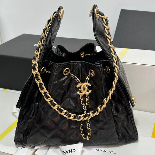 Sac Hobo CC 25C 30 cm en cuir d'agneau noir
