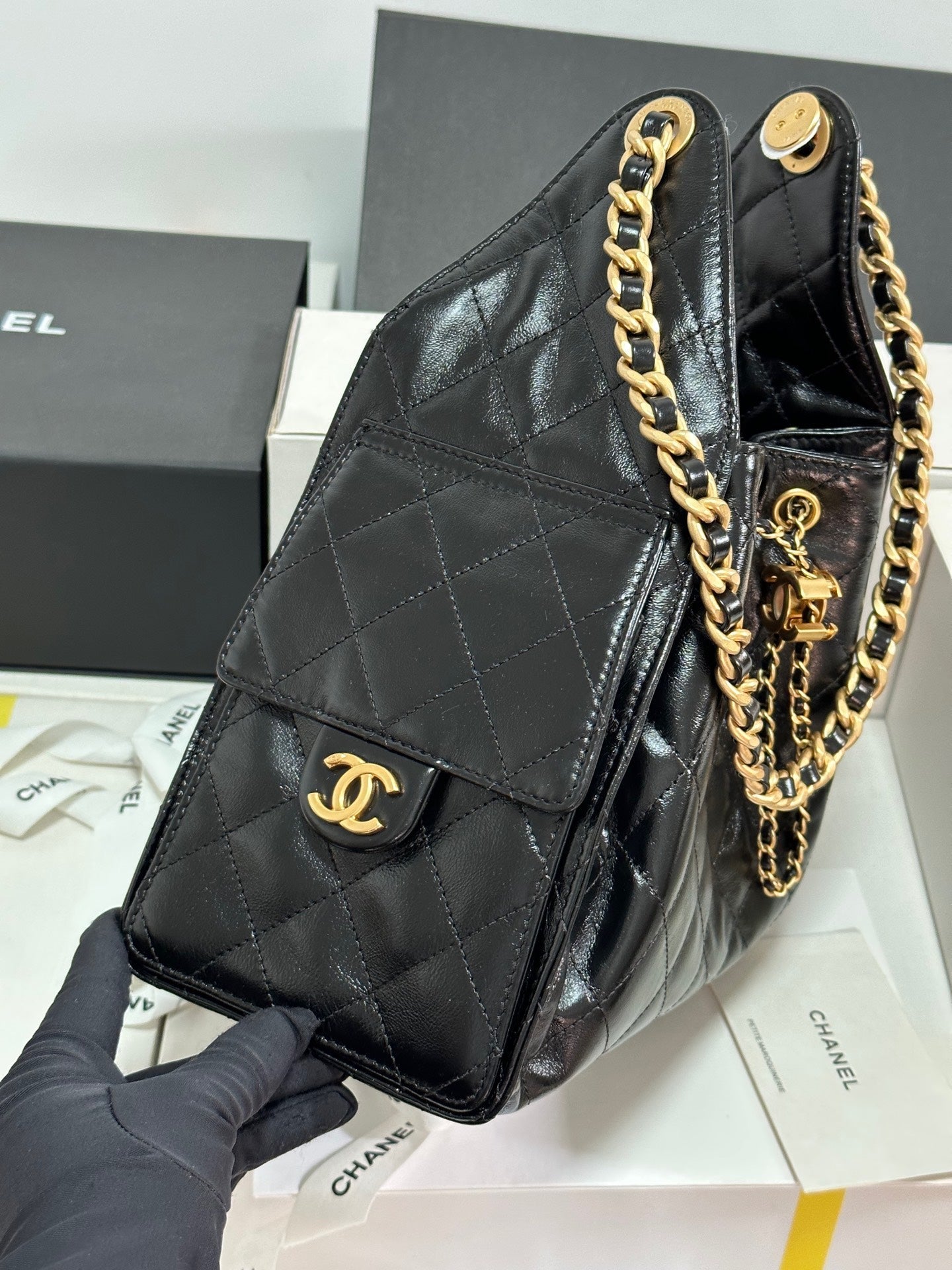 Sac Hobo CC 25C 30 cm en cuir d'agneau noir