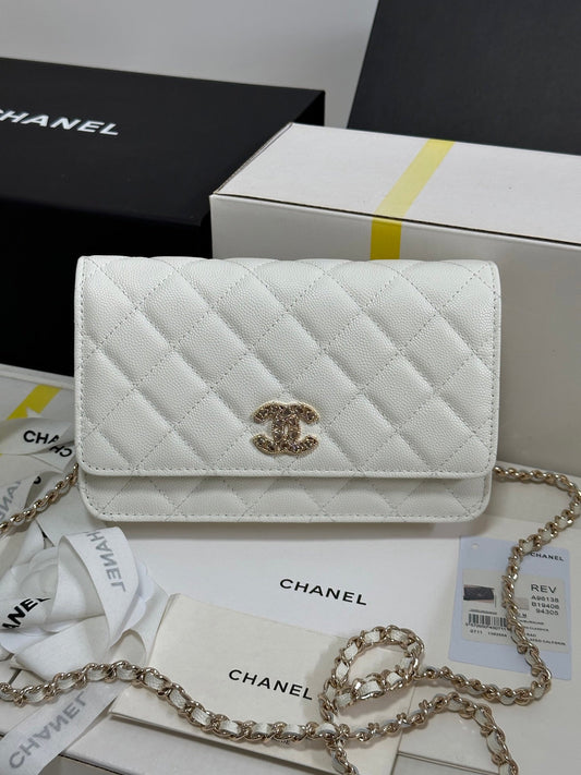 Portefeuille avec chaîne CC 25P 19 cm en cuir de vachette blanc avec strass en forme de cœur 243592
