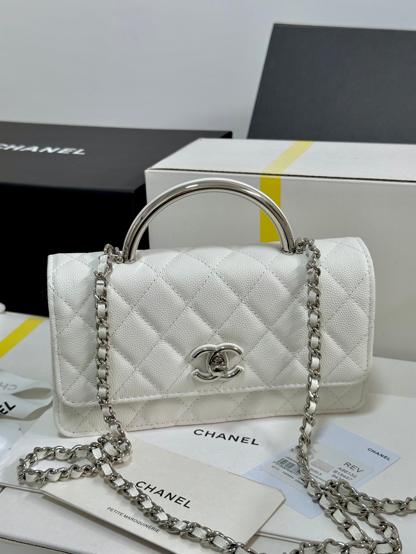 CC 25P ウォレット Woc ハンドル 17cm ホワイトレザー シルバー金具 243442