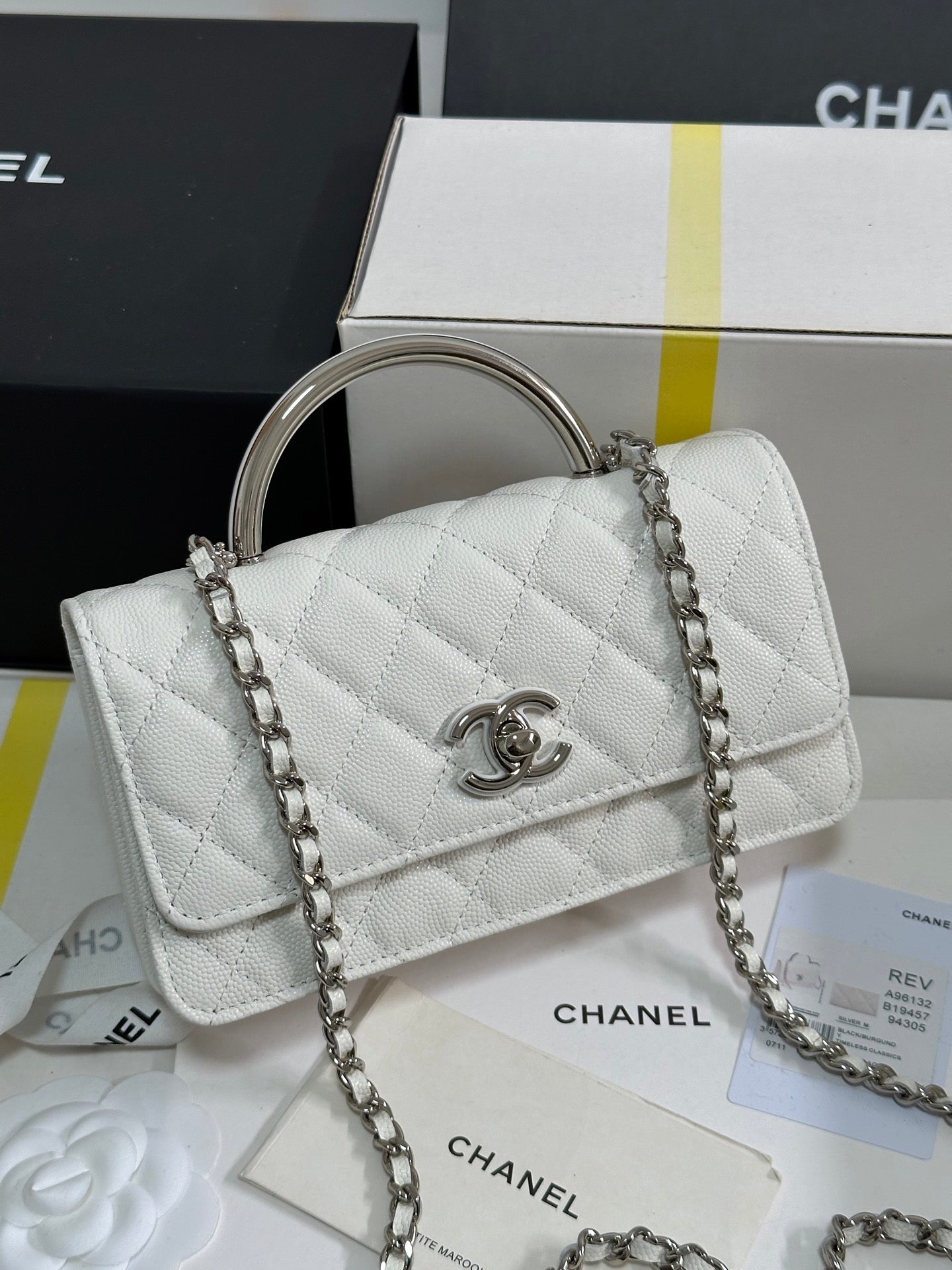 CC 25P ウォレット Woc ハンドル 17cm ホワイトレザー シルバー金具 243442