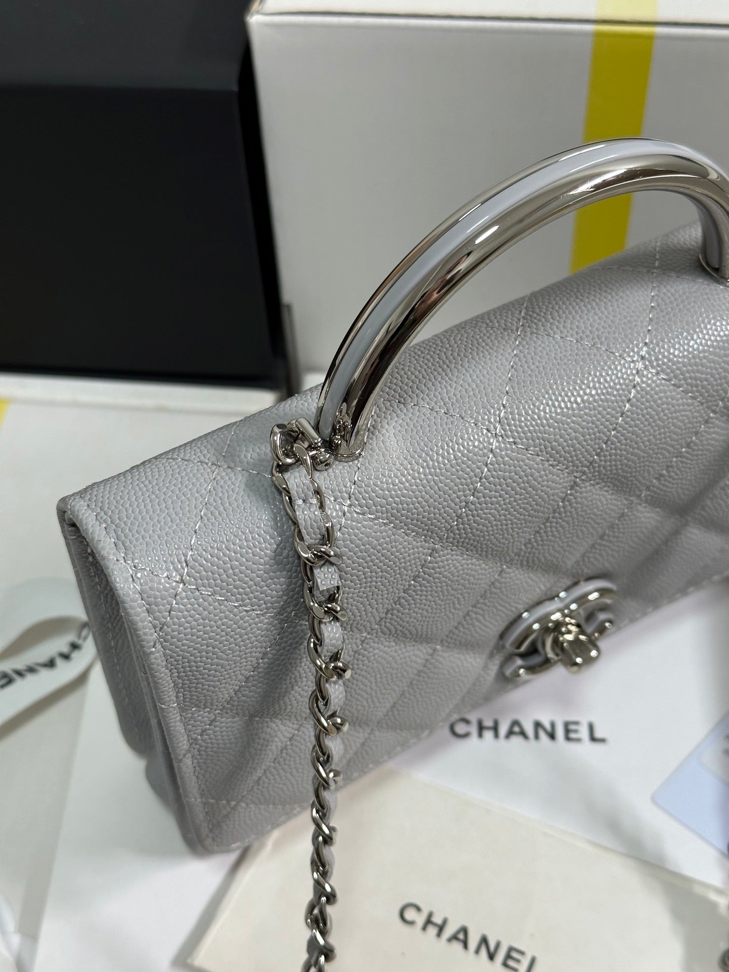 CC 25P ウォレット Woc ハンドル 19cm ライトグレー レザー シルバー金具 243454