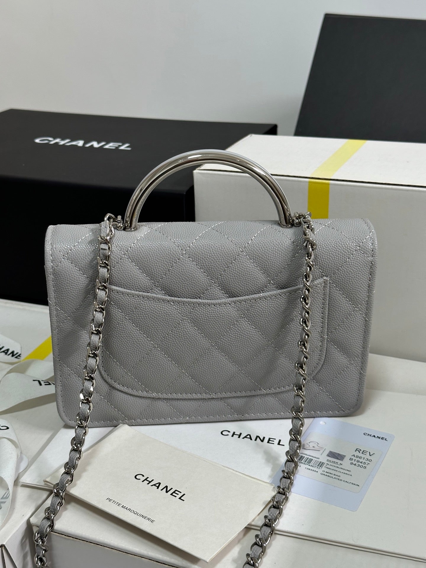 CC 25P ウォレット Woc ハンドル 19cm ライトグレー レザー シルバー金具 243454