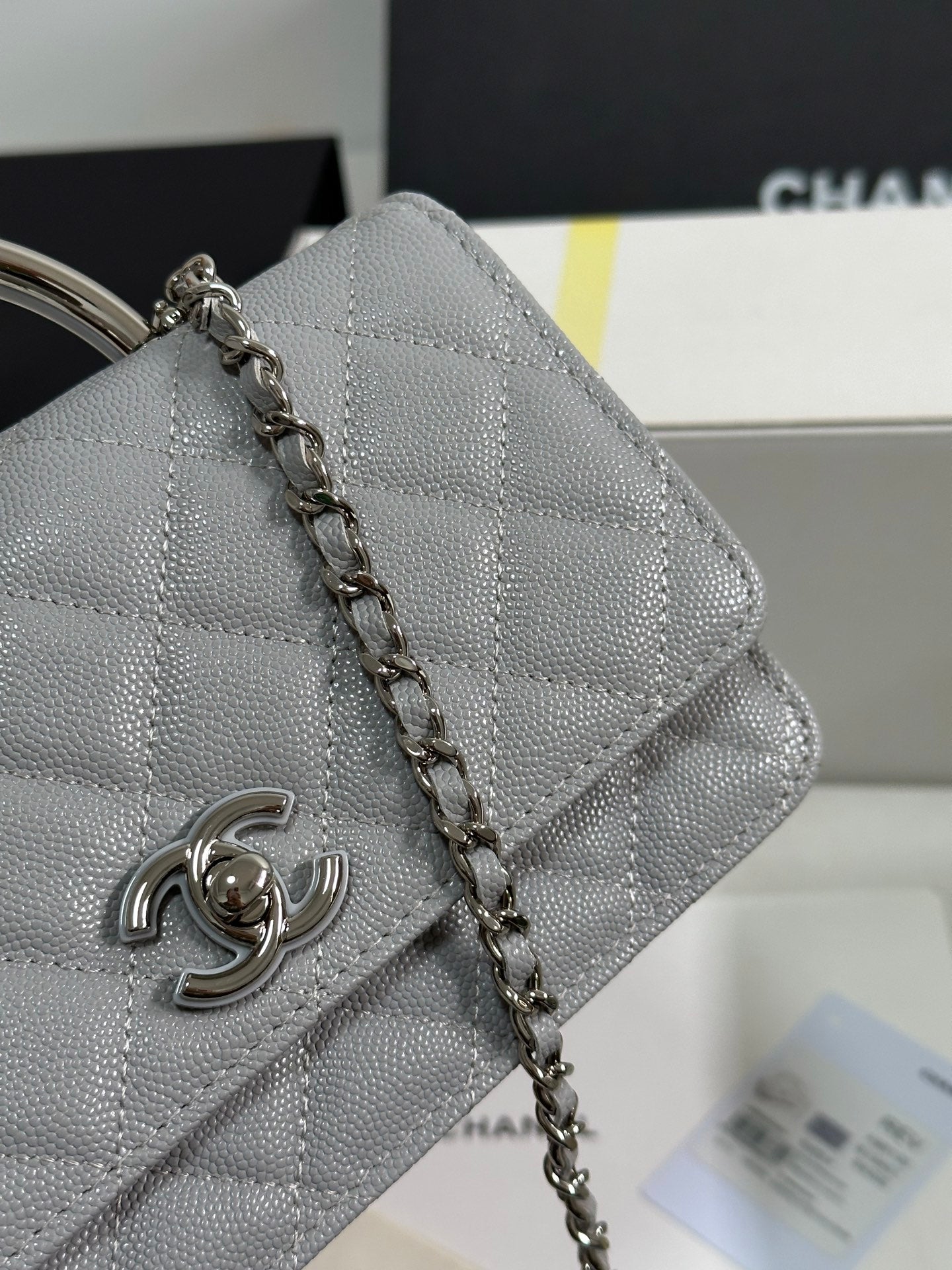 CC 25P ウォレット Woc ハンドル 19cm ライトグレー レザー シルバー金具 243454