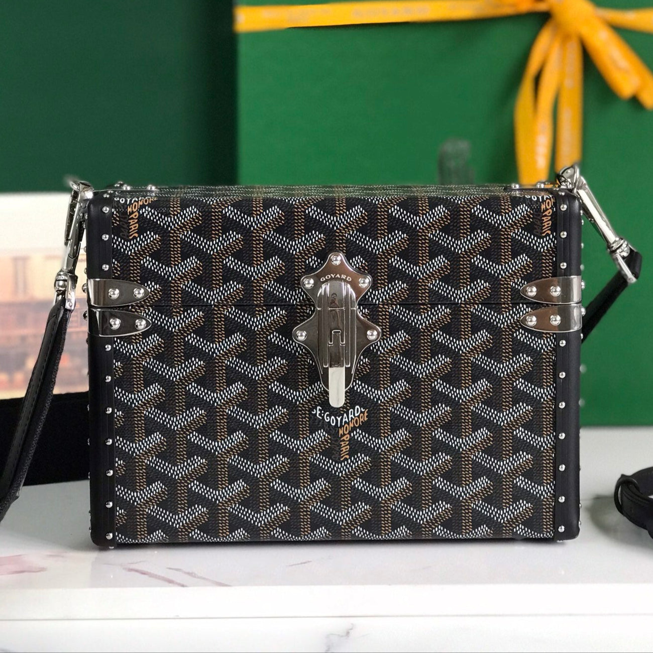 SAC COFFRE CASSETTE 21 EN TOILE GOYARDINE NOIRE ET CUIR DE VACHE CLAMECY
