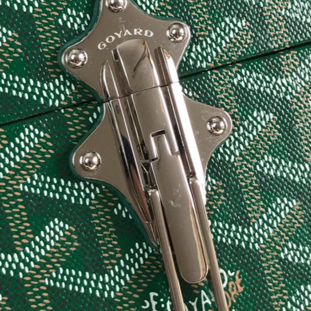 SAC COFFRE CASSETTE 21 EN TOILE GOYARDINE VERTE ET CUIR DE VACHE CLAMECY