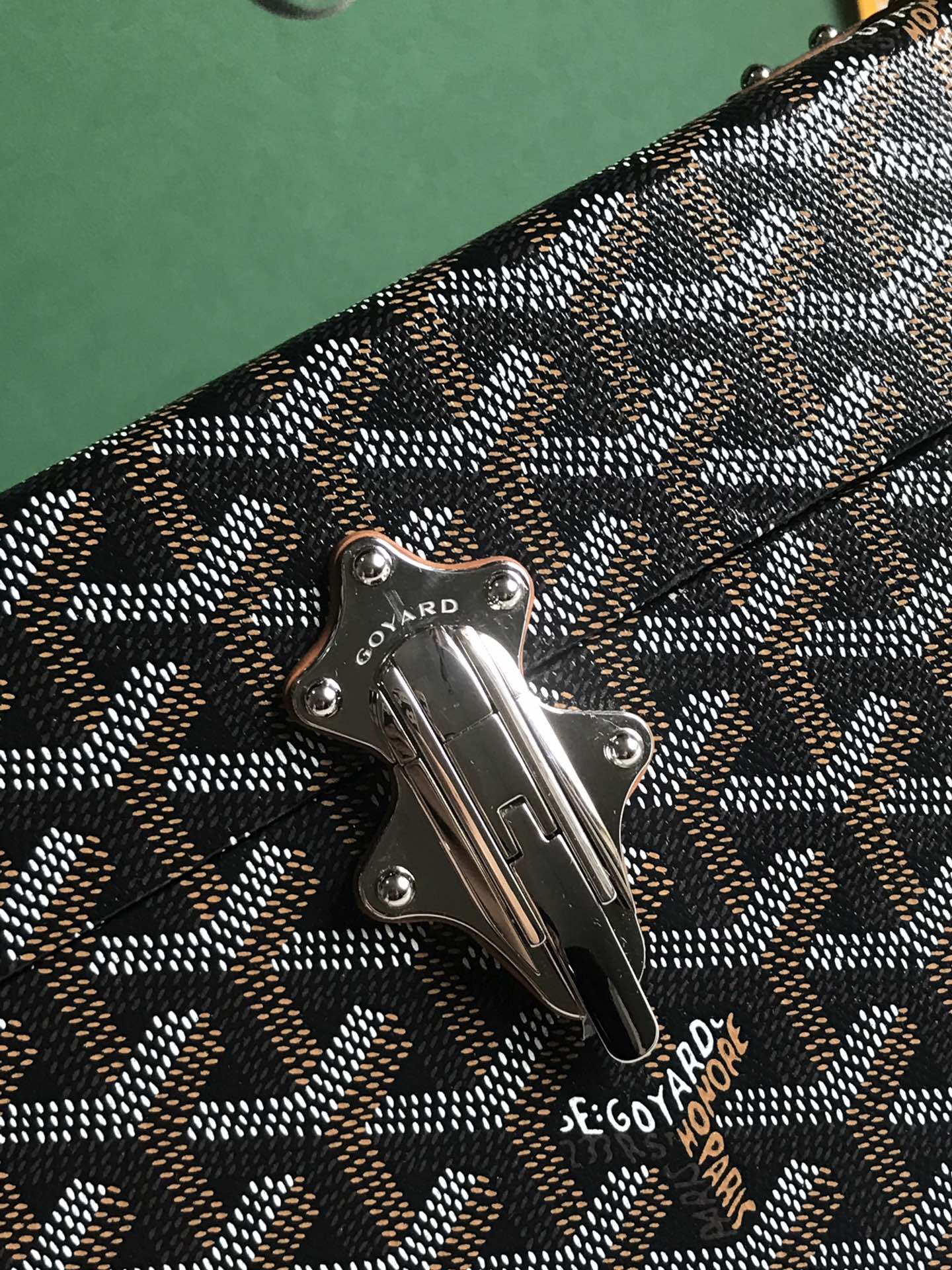 SAC COFFRE CASSETTE 21 EN TOILE GOYARDINE MARRON TAN ET CUIR DE VACHE CLAMECY