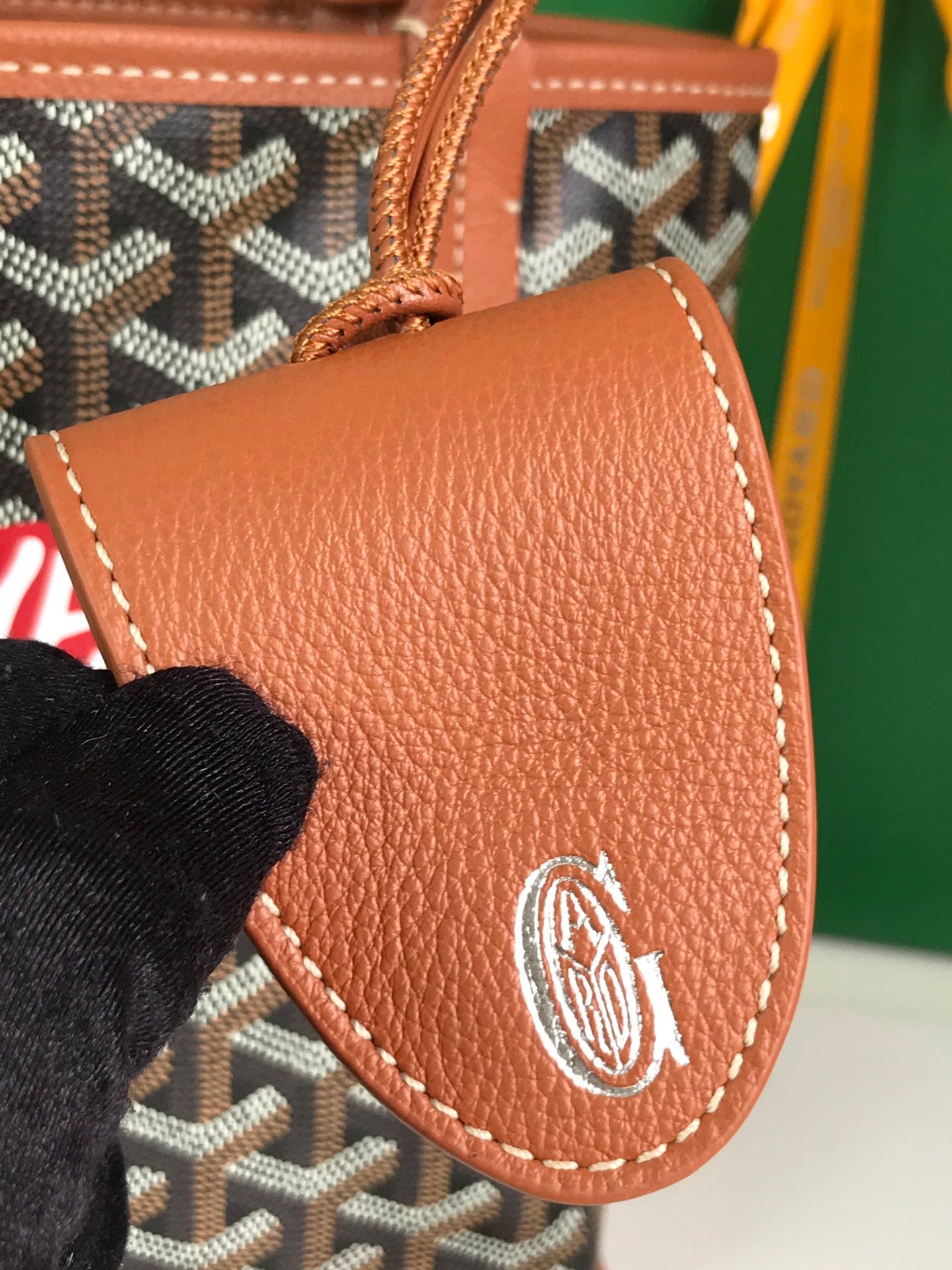 Mini sac Anjou 20 en cuir de veau beige et toile goyardine noire