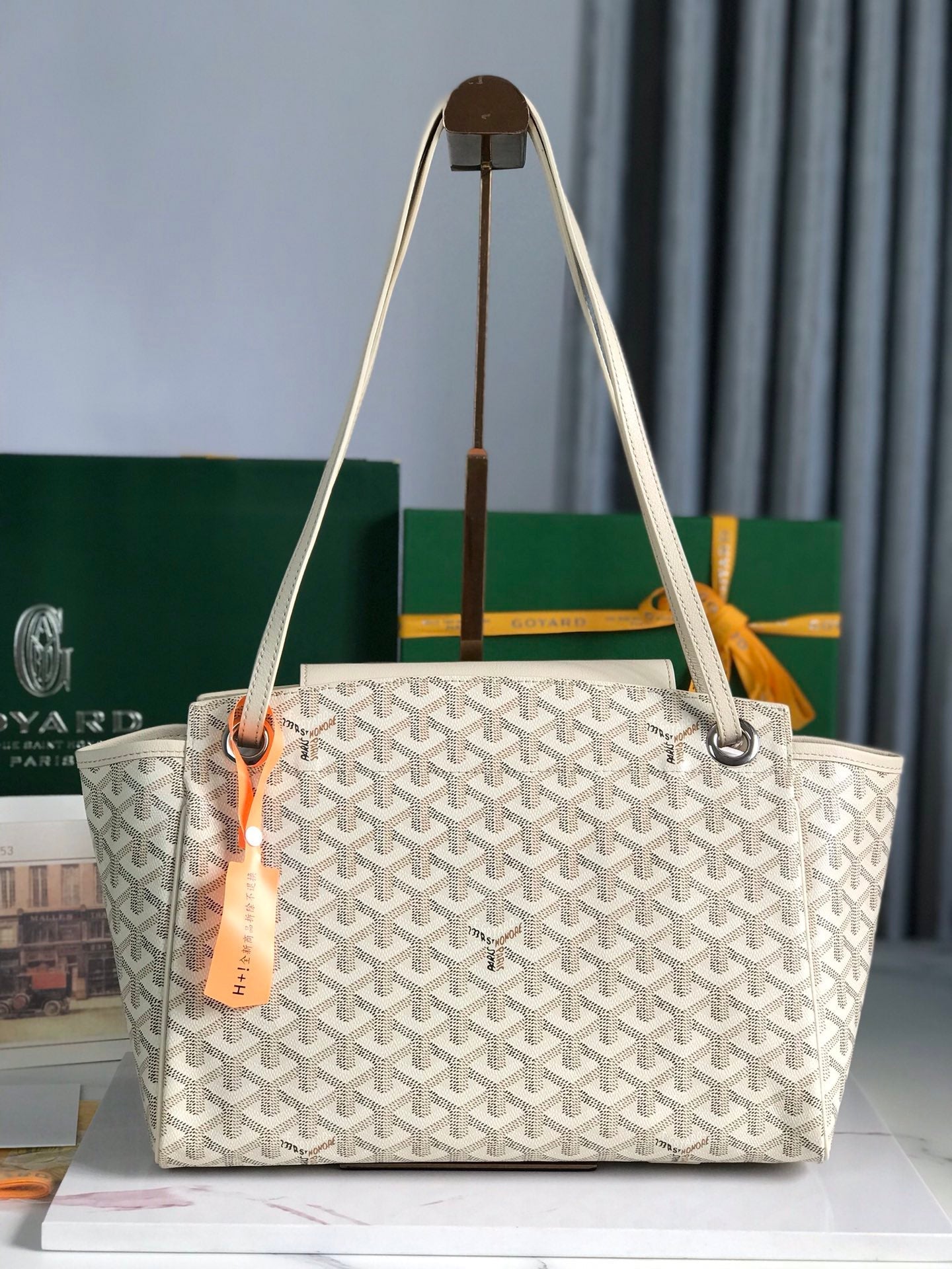 SAC ROUETTE SOUPLE 30 EN TOILE GOYARDINE BLANCHE ET CUIR DE VEAU
