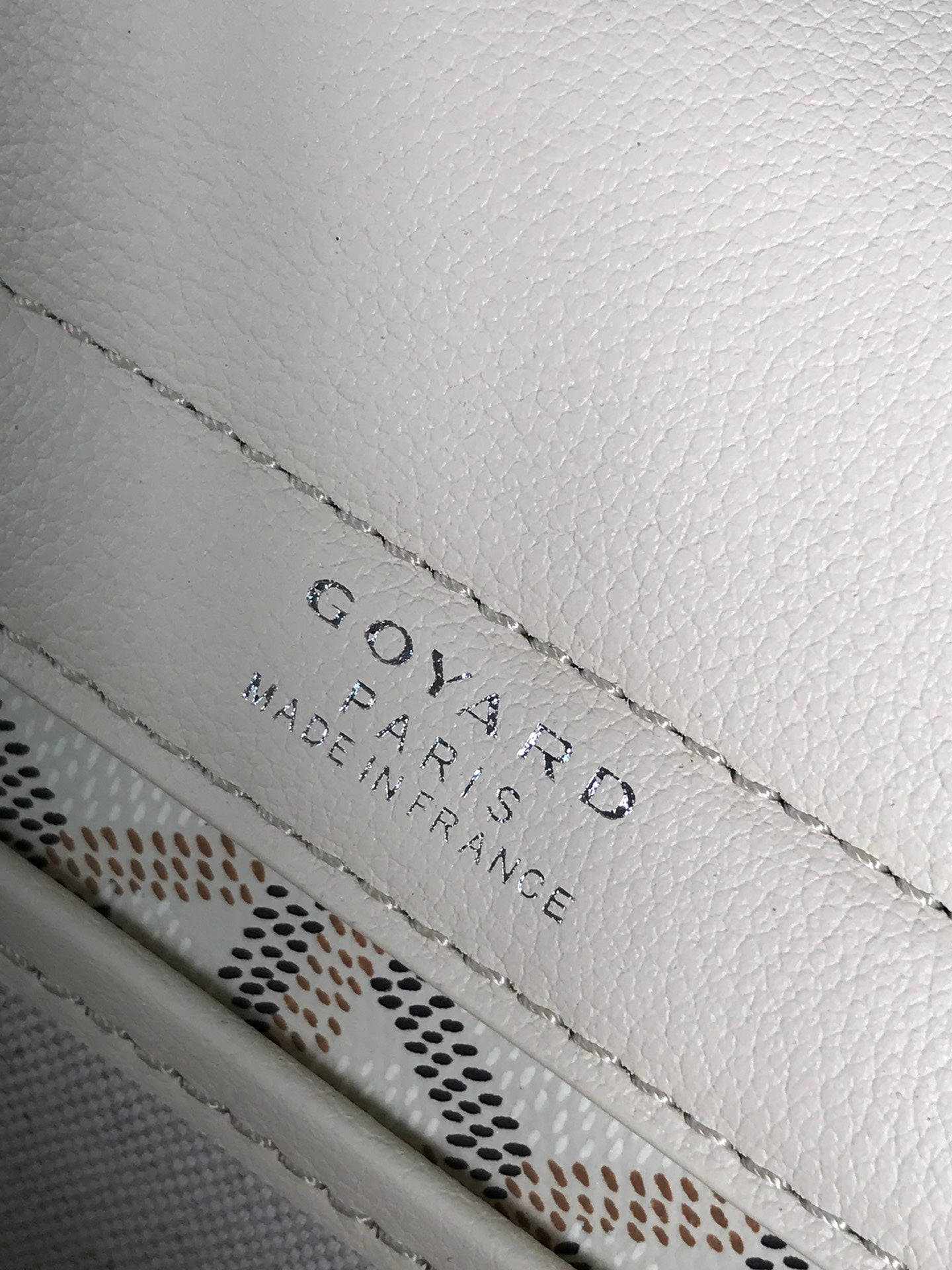 SAC ROUETTE SOUPLE 30 EN TOILE GOYARDINE BLANCHE ET CUIR DE VEAU