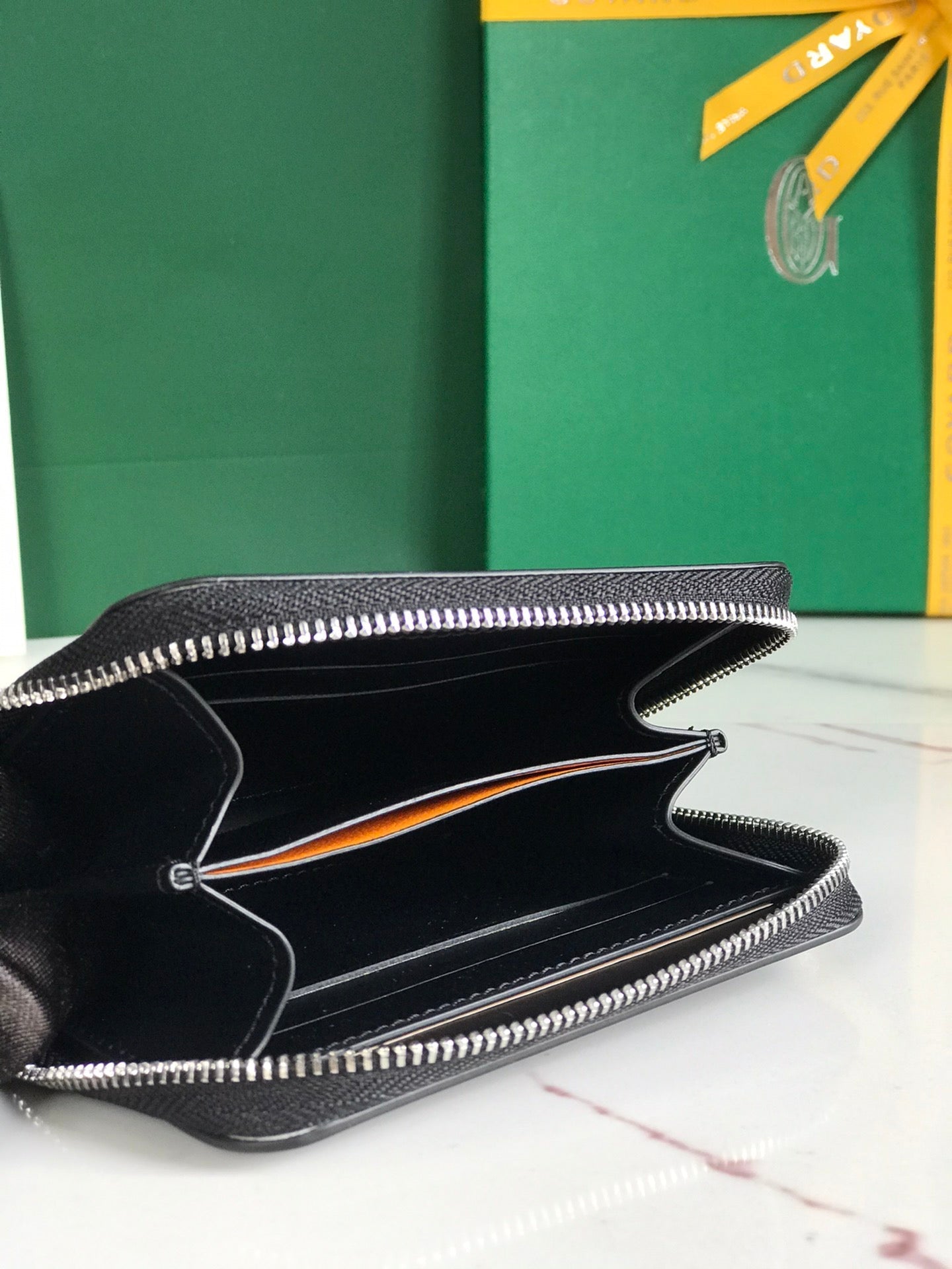 PORTEFEUILLE MINI MATIGNON 11 EN TOILE GOYARDINE NOIRE ET CUIR DE VEAU